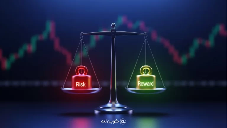 تصویری از ترازو با وزنه‌های ریسک و ریوارد که اهمیت مدیریت ریسک در معامله‌گری را نشان می‌دهد؛ پس‌زمینه شامل نمودار قیمت بازارهای مالی است.